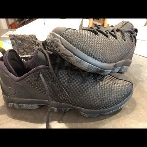 LeBron XIV new men’s basketball shoes size 14 NEW